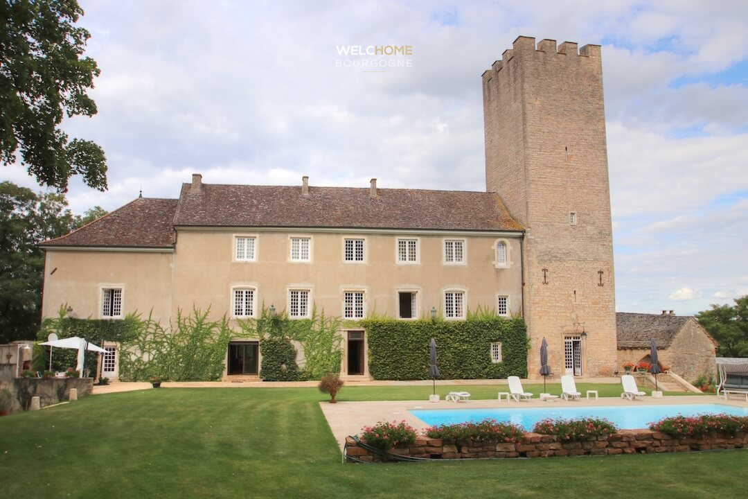 319 – SOLD – Castle near Mâcon
