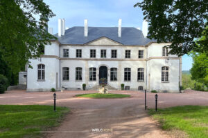 – Le Château de Charmeil –